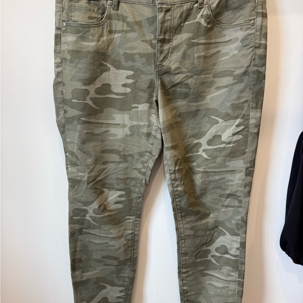 LOFT Olive Camo Skinny Jeans